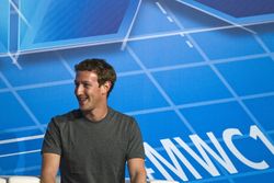 Zuck Cerita WhatsApp di Panggung MWC 2014