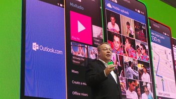 Nokia X dan Nokia X+ yang mengusung baterai 1500 mAh menawarkan kamera 3 MP. Sayangnya tak ada kamera depan.