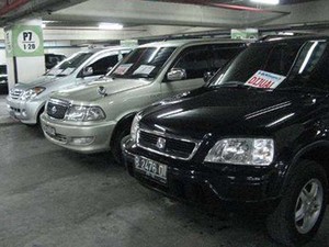 Penjualan Mobil Bekas Turun Drastis