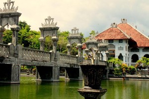 Taman Ujung Soekasada, Istana Air Super Cantik di Bali
