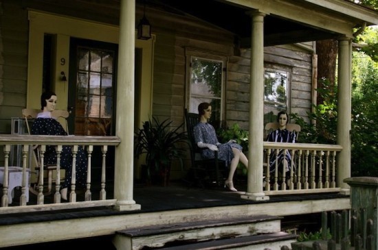 Hii! Rumah Ini Konon Dihuni Manekin Hidup