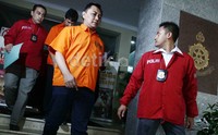 Penyerahan sendiri tepat dengan masa kadaluarsa penahanan sejak dilakukan penangkapan, 120 hari lalu.