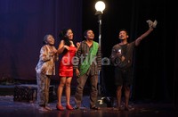 Pementasan yang di gelar di Teater Kecil Taman Ismail Marzuki ini di persembahkan oleh Prodi teater IKJ.     