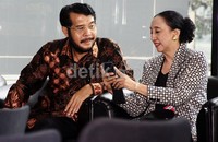 Terkait kasus suap sengketa Pilkada Lebak yang dilakukan Akil, Anwar dan Maria mengaku tak tahu. Keduanya beralasan baru empat bulan tergabung di panel satu bersama Akil Mochtar. Lamhot Aritonang/detikFoto.     