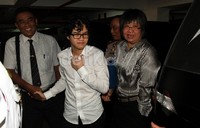 Dul tiba di Pengadilan Negeri Jakarta Timur sekitar pukul 10.30 WIB.