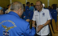 Ipar SBY tersebut hadir dalam pendidikan politik, pelatihan caleg dan temu kader Partai Demokrat se-Kalimantan Tengah.