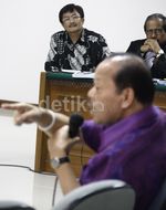 Sutan Bhatoegana Bersaksi di Sidang SKK Migas