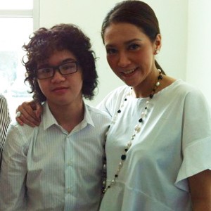 Temani Dul di Sidang, Maia Menahan Tangis