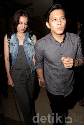 Ditanya Kedekatannya dengan Sophia Mueller, Ariel: Nanti Ya