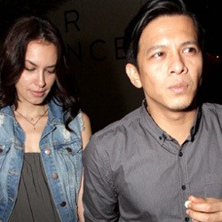 Ditanya Kedekatannya dengan Sophia Mueller, Ariel: Nanti Ya