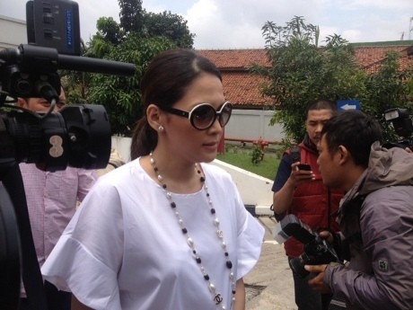 Dul dan Ahmad Dhani Kabur Usai Sidang, Maia Minta Doa