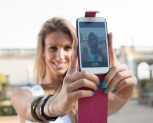 6 Tips Cantik Saat Foto Selfie