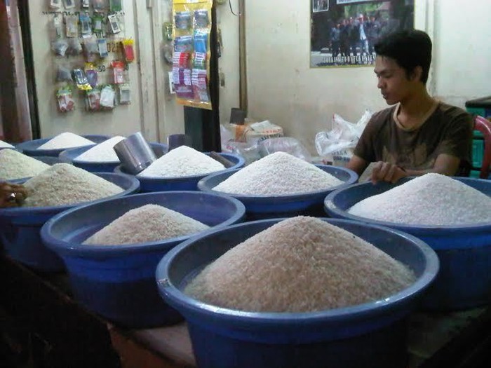 Harga Beras Melambung Akibat Banjir