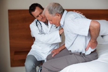 Tubuh Kakek Ini Ditanami 42 Mutiara Gara-gara Teperdaya Dokter Gadungan