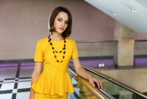 Hobi Berpakaian Warna Kuning? Hati-hati, Ini Efek Buruknya Bagi Kesehatan