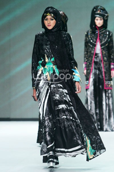 Rya Baraba Asmarani. Fashion Parade Purity Transcendence. Indonesia Fashion Week 2014 at Jakarta Convention Center. Senayan. Jakarta. [Foto: Mohammad Abduh/Wolipop]