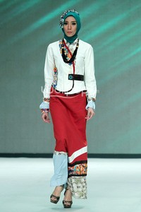 Tuneeca Dominatric. Fashion Parade Purity Transcendence. Indonesia Fashion Week 2014 at Jakarta Convention Center. Senayan. Jakarta. [Foto: Mohammad Abduh/Wolipop]