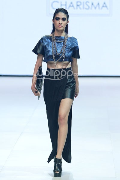 Ali Charisma Lush Haze. BNI Iniverse Bonding. Indonesia Fashion Week 2014 at Jakarta Convention Center. Senayan. Jakarta. [Foto: Mohammad Abduh/Wolipop]