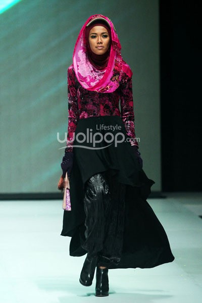 Anggia Handmade by Anggia Mawardi My Perfect Sunset. Indonesia Fashion Week 2014 at Jakarta Convention Center. Senayan. Jakarta. [Foto: Mohammad Abduh/Wolipop]