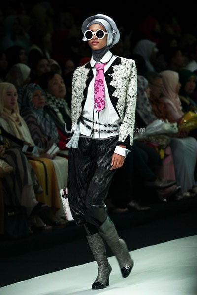 Anggia Handmade by Anggia Mawardi My Perfect Sunset. Indonesia Fashion Week 2014 at Jakarta Convention Center. Senayan. Jakarta. [Foto: Mohammad Abduh/Wolipop]