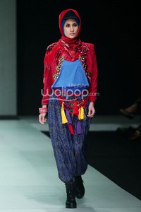 Anggia Handmade by Anggia Mawardi My Perfect Sunset. Indonesia Fashion Week 2014 at Jakarta Convention Center. Senayan. Jakarta. [Foto: Mohammad Abduh/Wolipop]