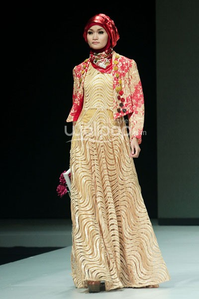 Anggia Handmade by Anggia Mawardi My Perfect Sunset. Indonesia Fashion Week 2014 at Jakarta Convention Center. Senayan. Jakarta. [Foto: Mohammad Abduh/Wolipop]