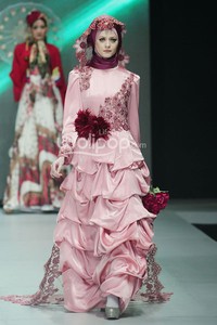 Anggia Handmade by Anggia Mawardi My Perfect Sunset. Indonesia Fashion Week 2014 at Jakarta Convention Center. Senayan. Jakarta. [Foto: Mohammad Abduh/Wolipop]