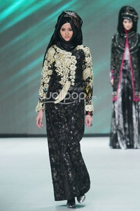 Rya Baraba Asmarani. Fashion Parade Purity Transcendence. Indonesia Fashion Week 2014 at Jakarta Convention Center. Senayan. Jakarta. [Foto: Mohammad Abduh/Wolipop]