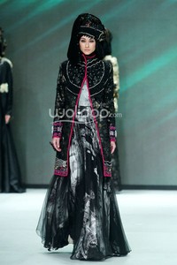 Rya Baraba Asmarani. Fashion Parade Purity Transcendence. Indonesia Fashion Week 2014 at Jakarta Convention Center. Senayan. Jakarta. [Foto: Mohammad Abduh/Wolipop]
