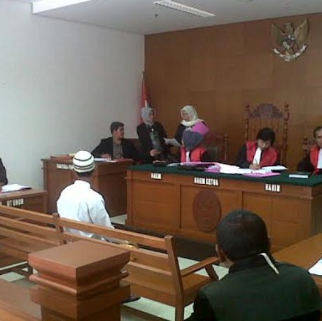 Tompel Penyiram Air Keras Divonis 2 Tahun Penjara