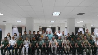 KSAD Jenderal Budiman Tampak Akrab dengan Atase Singapura & Australia