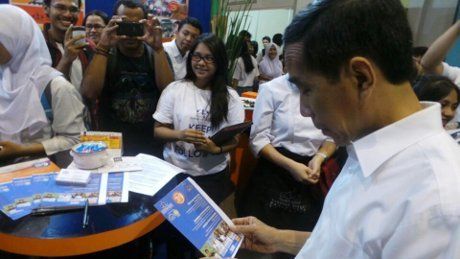 Jokowi Sidak Kantor Kecamatan Penjaringan, Ada Arena 