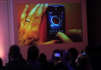Dua ponsel Firefox diperkenalkan ZTE di ajang Mobile World Congress (MWC) 2014 di Barcelona. Yakni ZTE Open C dan Open II. (kredit foto: getty images)