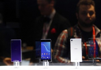 Xperia Z2 mengandalkan prosesor terbaru Snapdragon 801 yang memiliki kecepatan clock 2,3 GHz. Prosesor ini dikombinasikan dengan besaran RAM 3 GB demi mengoptimalkan kinerjanya. (kredit foto: getty images)