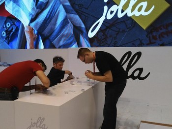 Jolla yang merupakan sistem operasi paling muda ini turut ambil bagian di pameran internasional pertamanya itu.