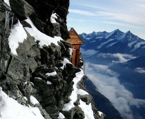 Ngeri! Pondok di Ujung Dunia