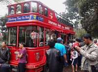 Bus sedang diuji cobakan BP2KB hari ini, untuk mengetes jarak tempuh juga proporsional bus yang memiliki tingkat dua tersebut.