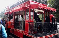 Uji coba ini juga sekaligus mengetes apakah bus tingkat dua ini aman melintas dengan situasi Bandung yang banyak kabel melintang dan ranting-ranting pohon yang cukup rendah