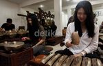 Mahasiswa Asing Belajar Batik dan Gamelan