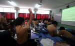 SMPN 19 Jakarta Gunakan PLTS