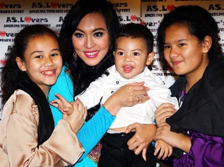 Bertemu Ruben dan Bopak, Angelina Sondakh Titip Salam Buat Komar