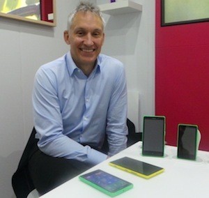 Nokia Bela-belain Adopsi BBM demi Indonesia