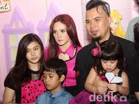 Anak-anak Mulan Jameela, Tiara dan Daffyikut meramaikan acara ulang tahun Shafeea. Gus Mun/detikHOT.