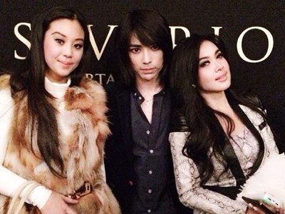 Syahrini Eksis di Paris Fashion Week 2014