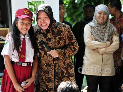 Risma Resmikan Eco Mobile