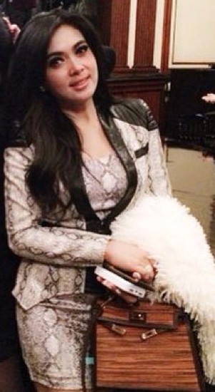 Gaya Syahrini di Paris Fashion Week, Fab or Fail?