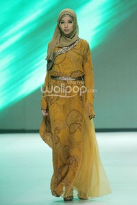 Qonita Boutique by Qonita Gholib Ethnique Sequins. Fashion Parade Purity Transcendence. Indonesia Fashion Week 2014 at Jakarta Convention Center. Senayan. Jakarta. [Foto: Mohammad Abduh/Wolipop]