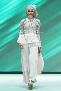 Mocca by Irma Hakim Lacelia. Fashion Parade Purity Transcendence. Indonesia Fashion Week 2014 at Jakarta Convention Center. Senayan. Jakarta. [Foto: Mohammad Abduh/Wolipop]