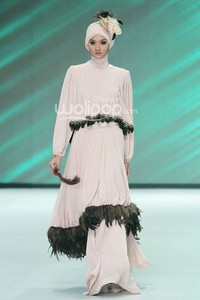 Lia Soraya Graceful Desire. Fashion Parade Purity Transcendence. Indonesia Fashion Week 2014 at Jakarta Convention Center. Senayan. Jakarta. [Foto: Mohammad Abduh/Wolipop]