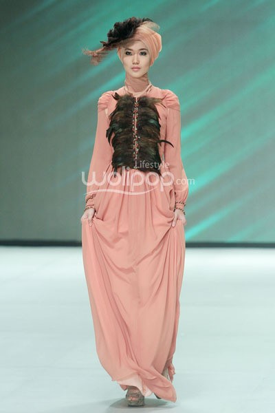 Lia Soraya Graceful Desire. Fashion Parade Purity Transcendence. Indonesia Fashion Week 2014 at Jakarta Convention Center. Senayan. Jakarta. [Foto: Mohammad Abduh/Wolipop]